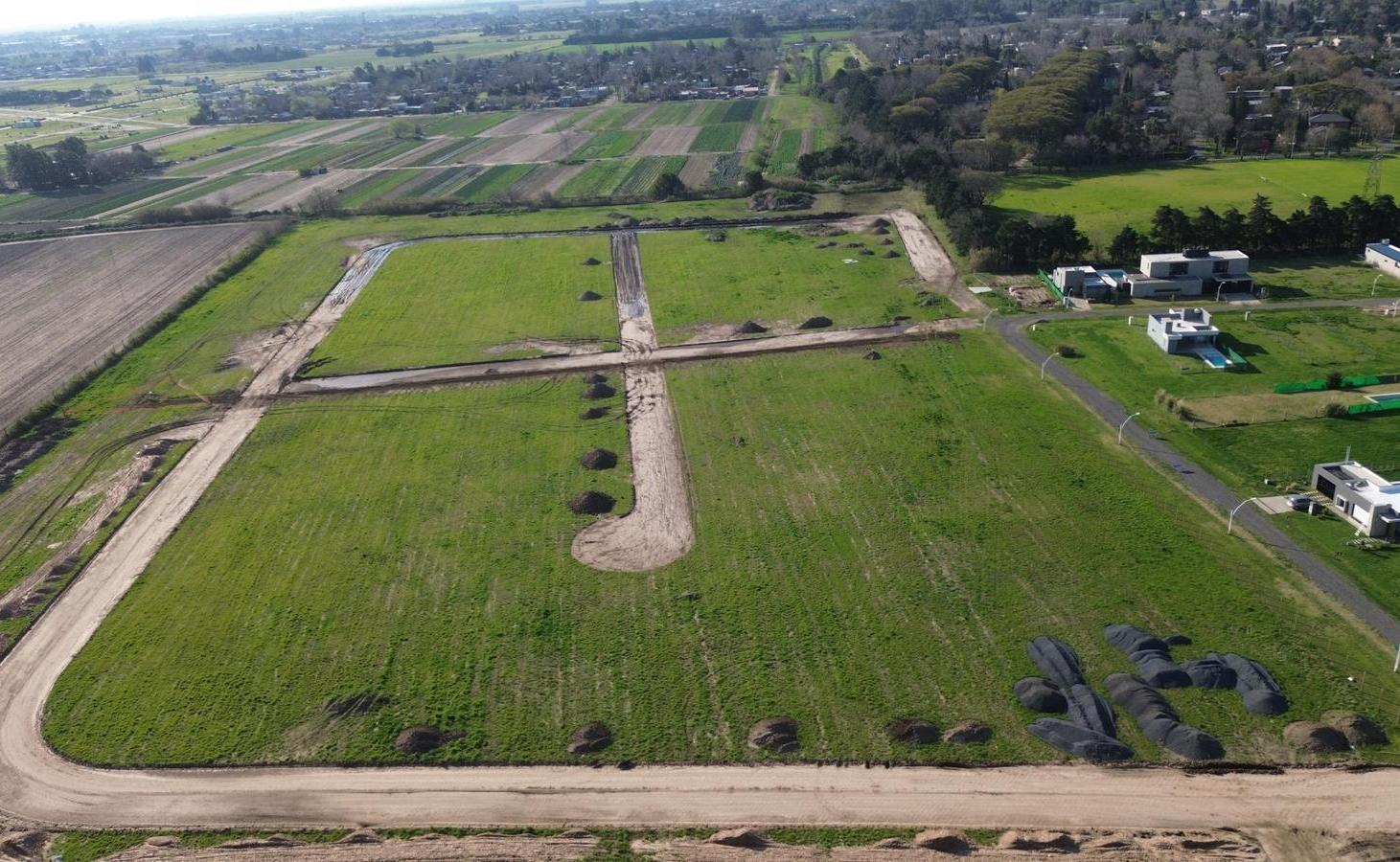 VENTA - Lote de 347 m2 - Barrio Cerrado, Pueblo Esther.