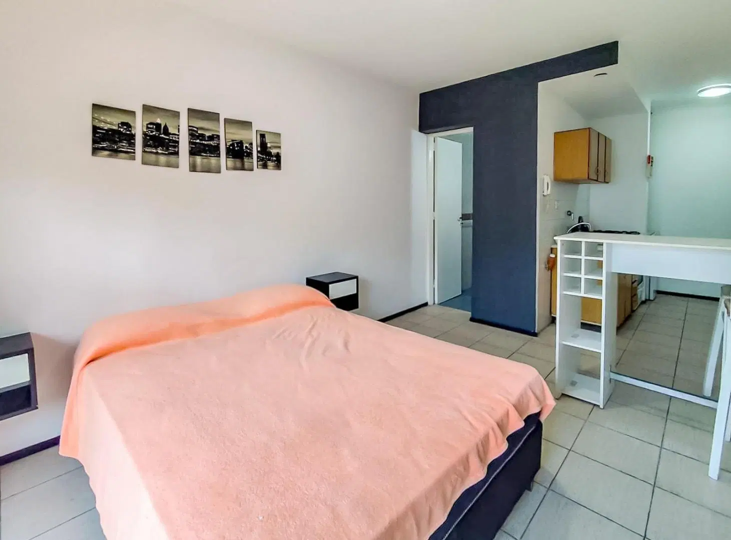 ALQUILER - Departamento monoambiente con balcón al frente - Luis Agote, Rosario. 3