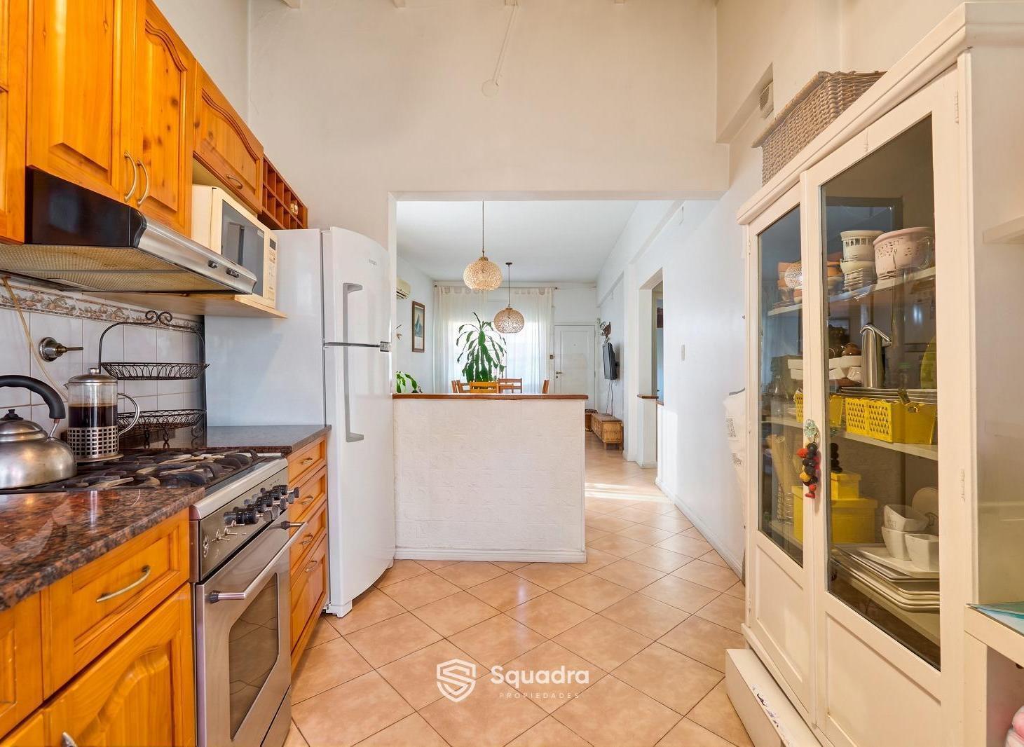 Foto de VENTA - Casa 2 dormitorios reciclada, con cochera y jardín - Ludueña, imagen 4