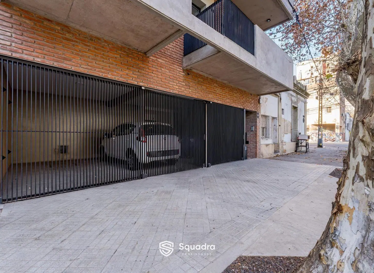 VENTA - Cochera doble ubicada en Planta Baja - Barrio Echesortu, Rosario. 2