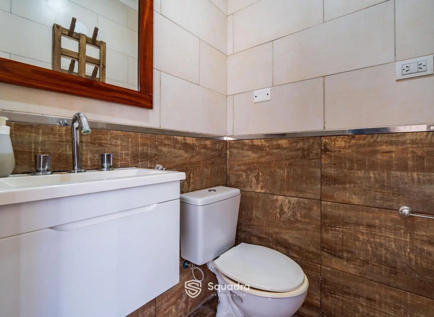 VENTA | PERMUTA - Casa de dos dormitorios, galería, quincho y piscina. Tierra de sueños 3, Roldán. A 3