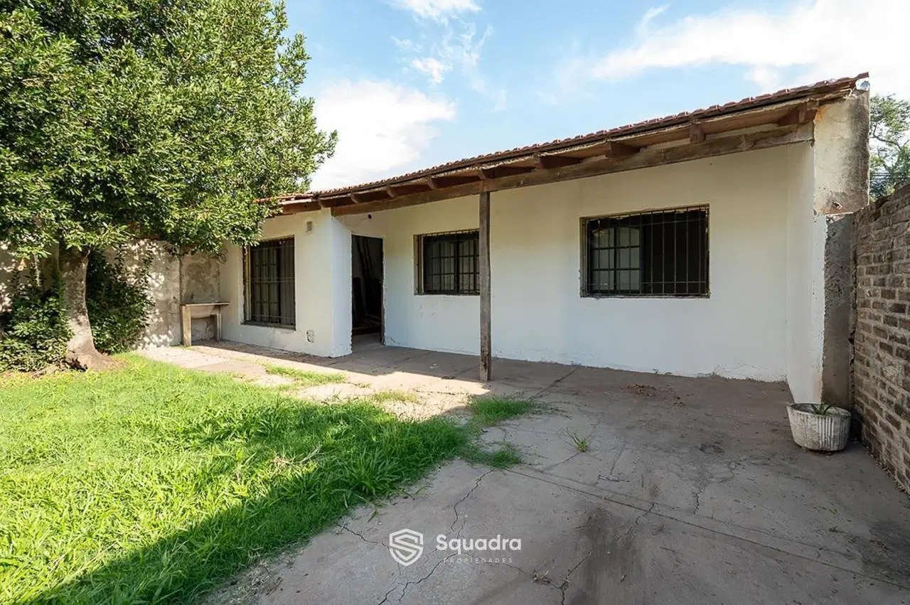 VENTA | PERMUTA - Casa de 3 dormitorios con gran patio verde - Soldini. APTO CRÉDITO. 1