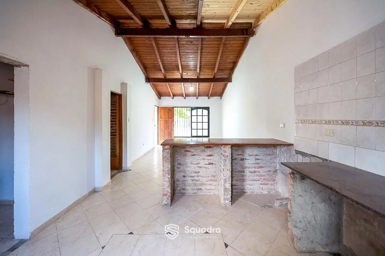VENTA | PERMUTA - Casa de 3 dormitorios con gran patio verde - Soldini. APTO CRÉDITO. 2