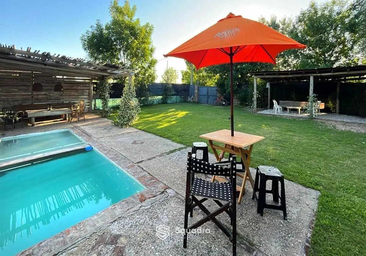ALQUILER - Casa de 3 dormitorios con piscina, quincho y amplio parque - Roldán. 3