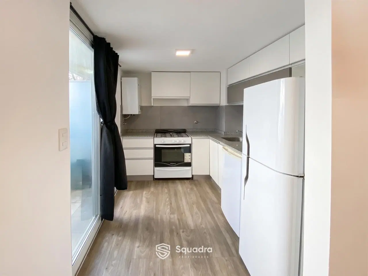 VENTA - Departamento monoambiente con balcón al frente - Lourdes, Rosario. 4