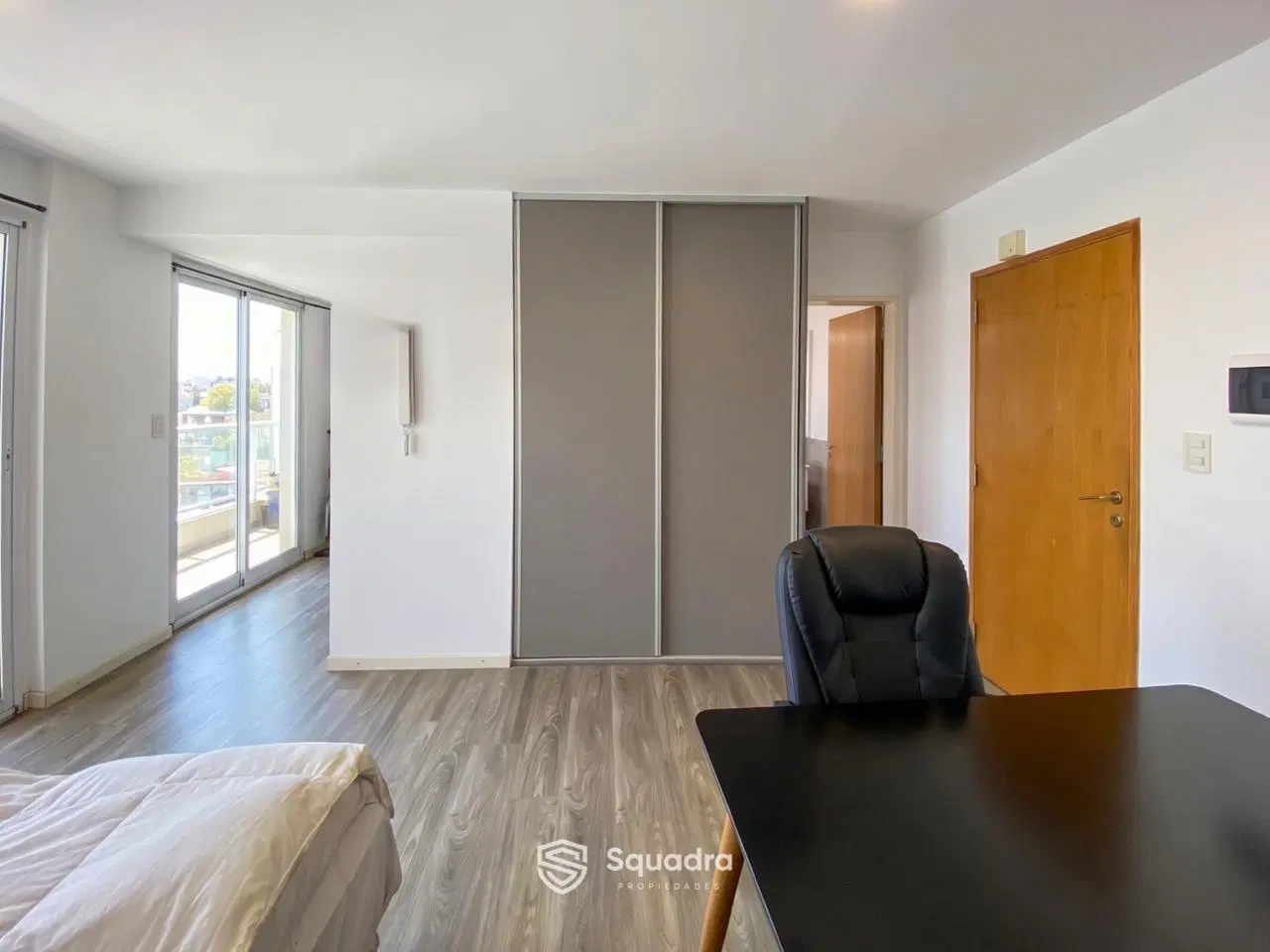 VENTA - Departamento monoambiente con balcón al frente - Lourdes, Rosario. 2