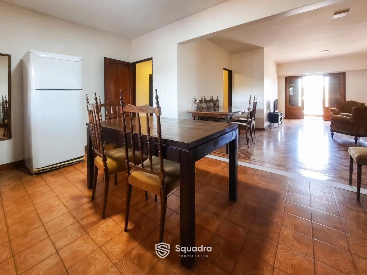 ALQUILER - Departamento de 3 dormitorios con balcón aterrazado, patio y depósito - Fisherton. 3