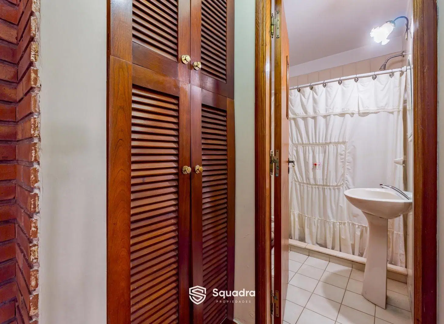 VENTA | PERMUTA - Casa 4 dormitorios, cochera, quincho y piscina - Echesortu. APTO CRÉDITO. 4