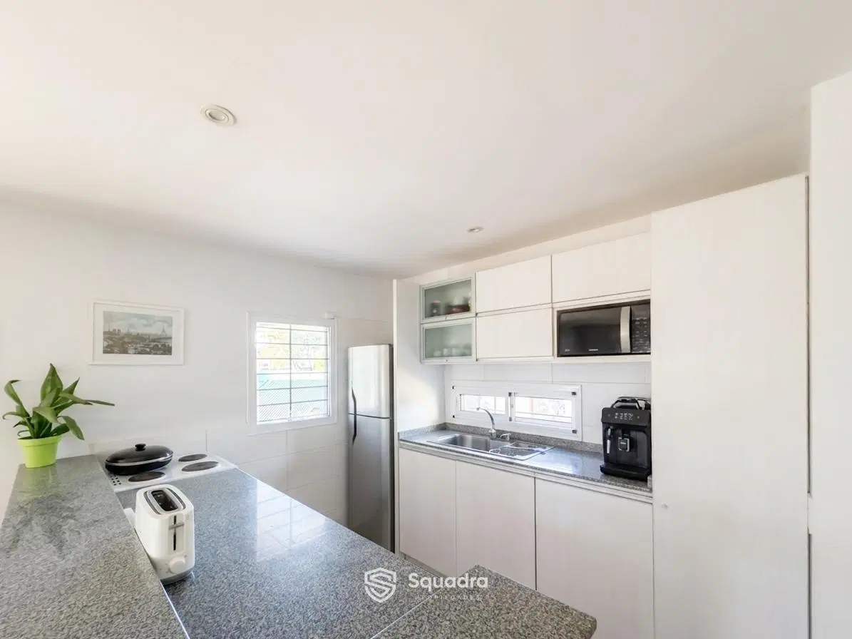 VENTA - Casa 2 dormitorios, galeria, jardín y cochera - Barrio Funes City, Funes. 2