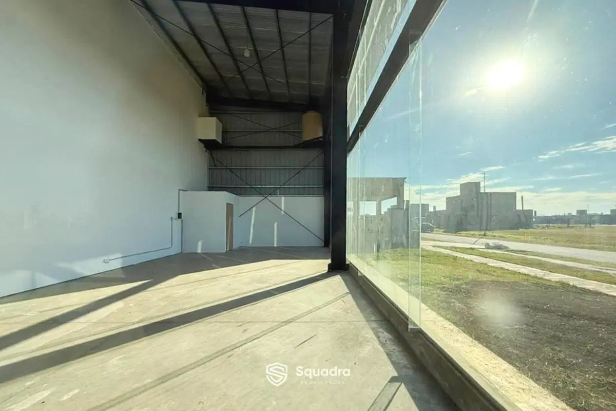 ALQUILER - Locales comerciales de 75 m² por Av. Fuerza Aérea - Barrio Don Mateo, Funes. 4