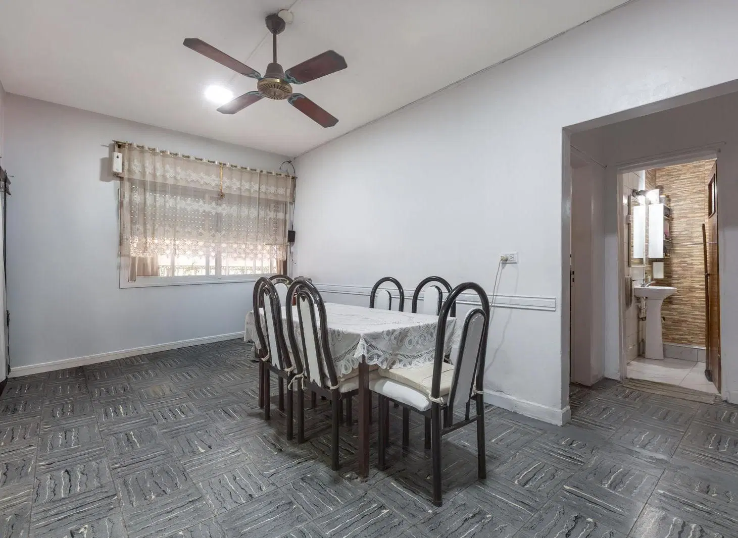 VENTA | PERMUTA - Casa 2 dormitorios, con cochera - Barrio Bella Vista, Rosario. 2
