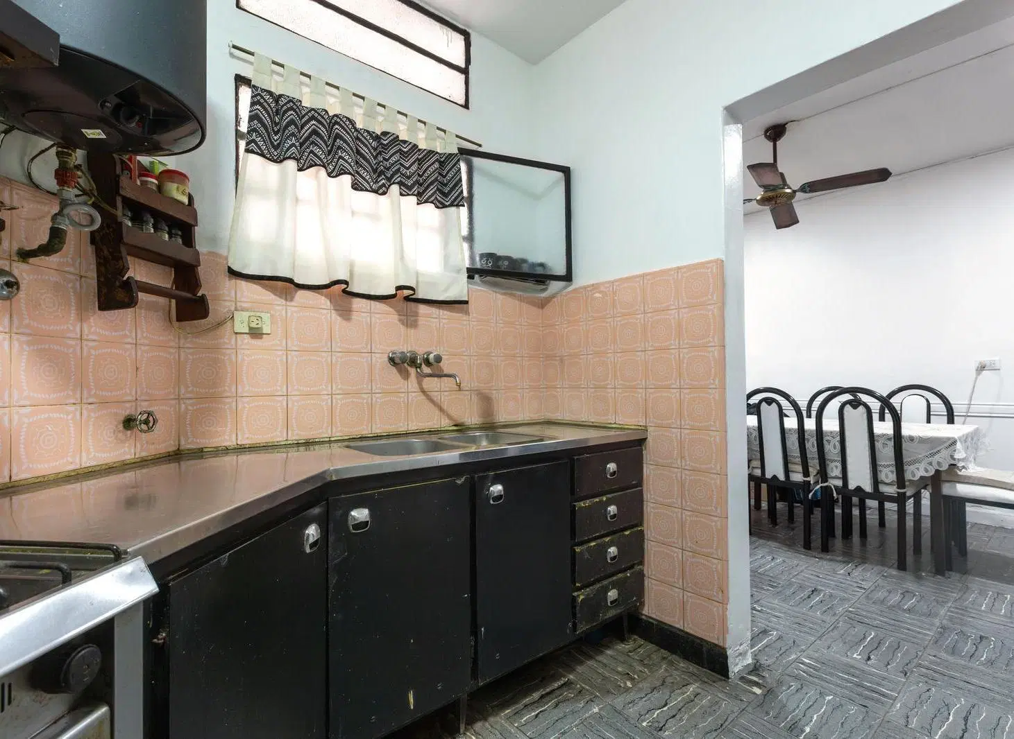 VENTA | PERMUTA - Casa 2 dormitorios, con cochera - Barrio Bella Vista, Rosario. 3