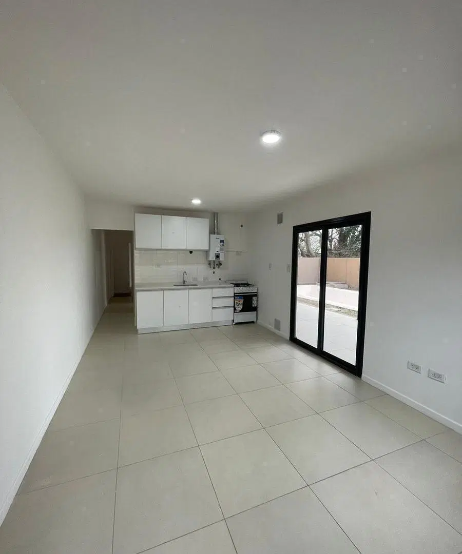 VENTA | PERMUTA - Casa 2 dormitorios, piscina y cochera - Altos de Pellegrini, Roldán. 3