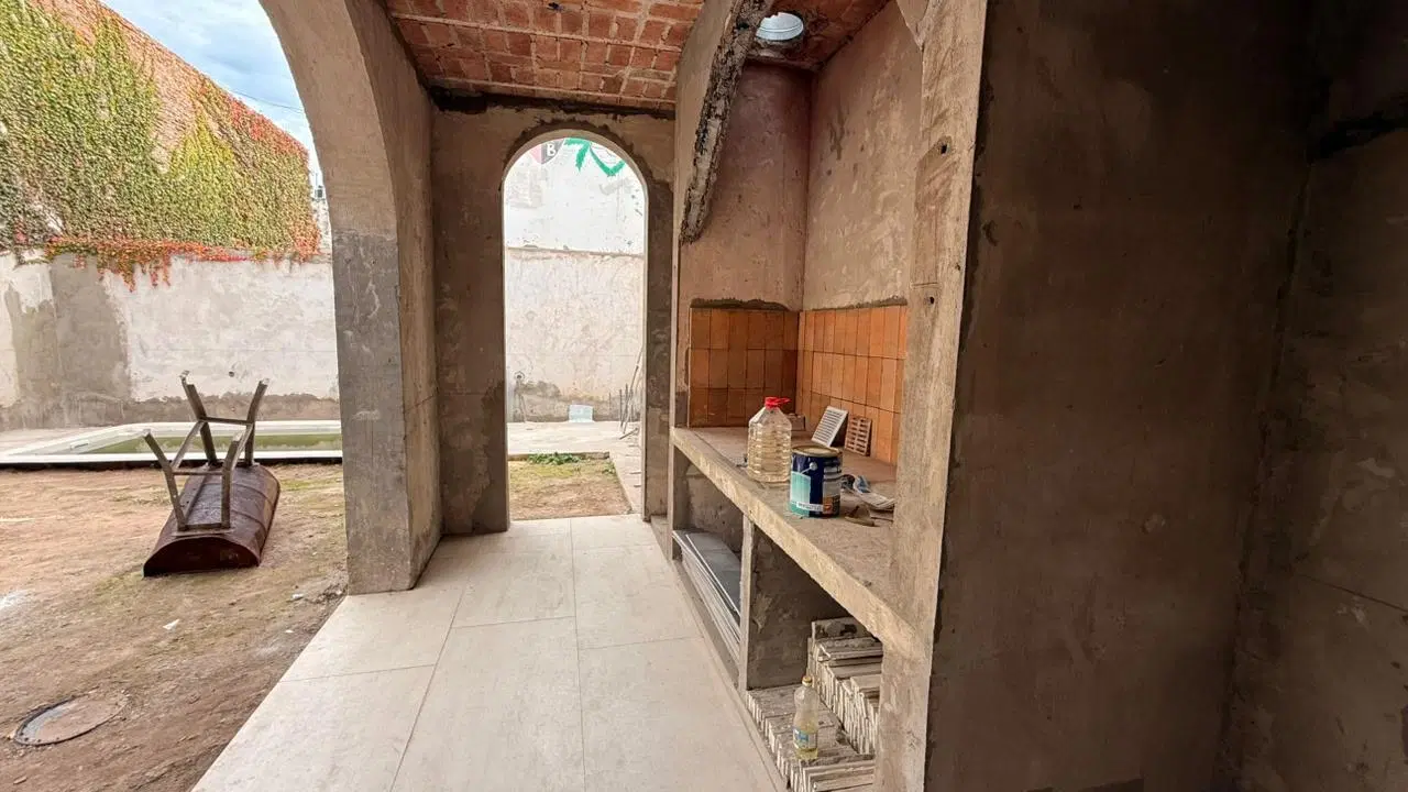 VENTA - Casa 3 dormitorios comodín, cochera, patio y piscina - Abasto, Rosario. 8