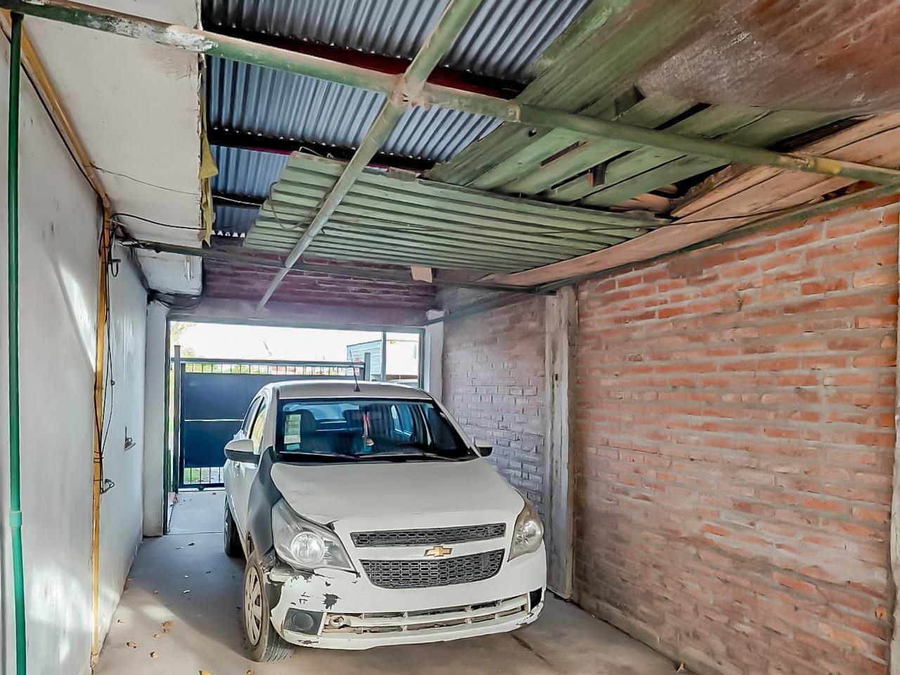 Foto de VENTA - Casa 2 dormitorios, galería y parrillero - Pérez, Santa Fe., imagen 3