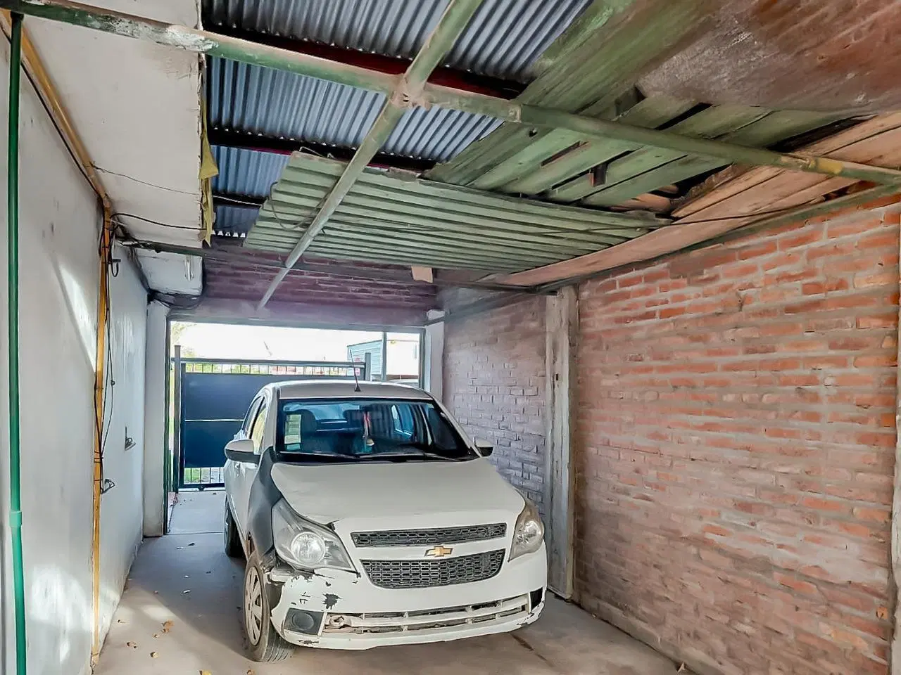 VENTA - Casa 2 dormitorios, galería y parrillero - Pérez, Santa Fe. 8