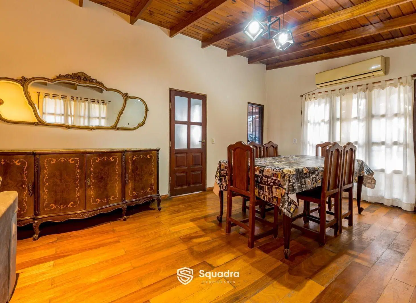 VENTA | PERMUTA - Casa 4 Dormitorios, jardin y cochera - Fisherton. APTO CRÉDITO. 2