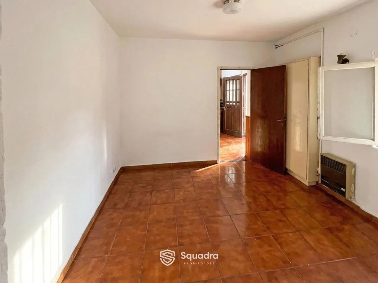 VENTA - Casa de 2 dormitorios, con patio y terraza - Barrio Parque, Rosario. 1
