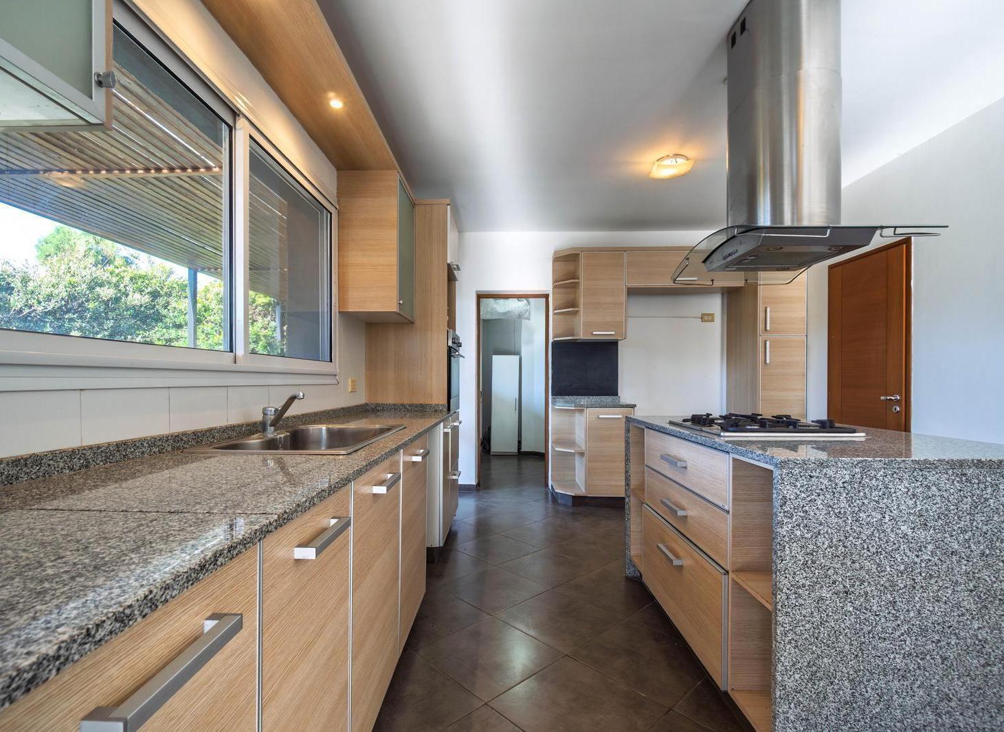 Foto de VENTA/PERMUTA Casa 3 Dormitorios Y pileta - Funes Hills Cadaques, imagen 2