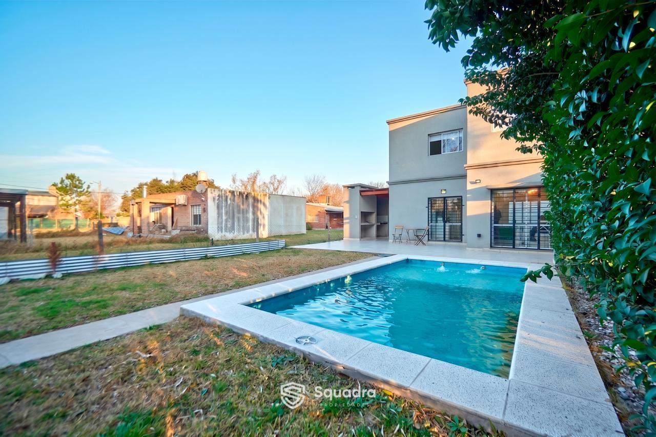 Foto de VENTA | PERMUTA - Casa 2 dormitorios, galería con parrillero y piscina - Don Quijote, Roldán., imagen 1