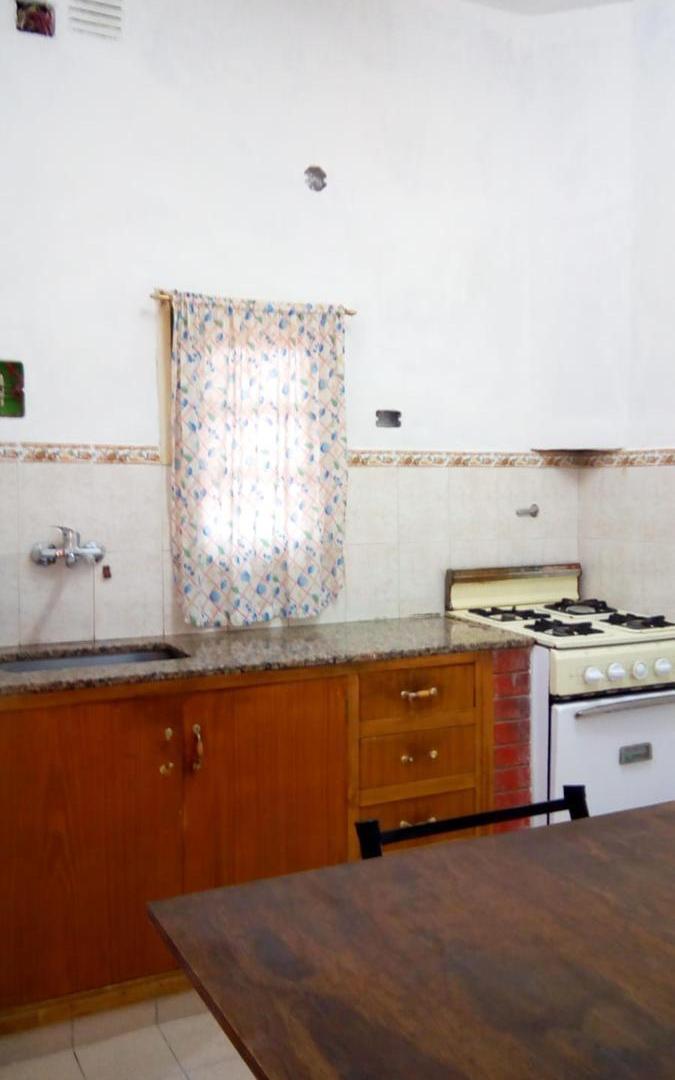 Foto de VENTA - Casa de 2 dormitorios a reciclar - Echesortu, Rosario., imagen 3