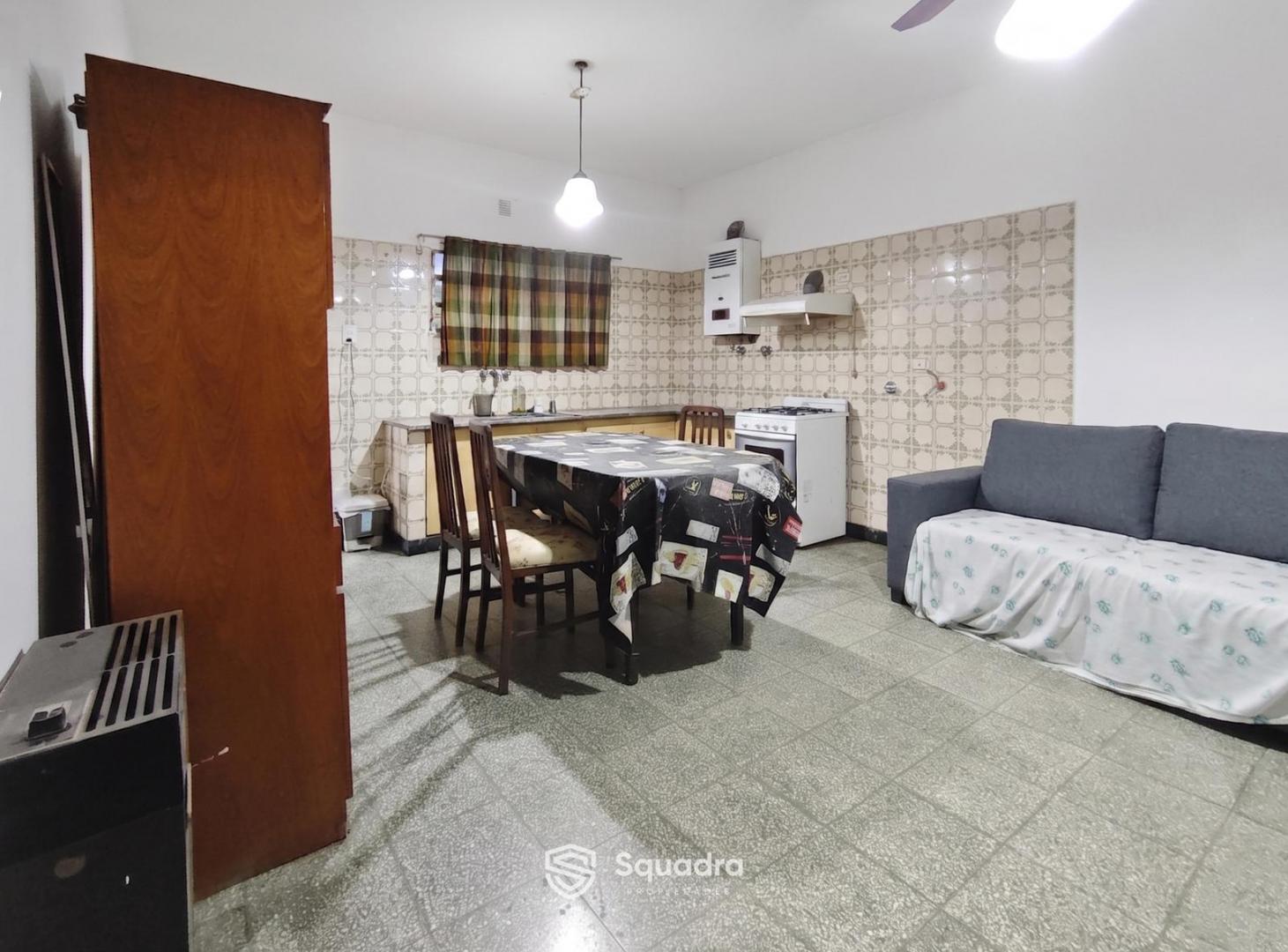 Foto de VENTA | PERMUTA - Casa de pasillo único 2 patios y terraza exclusiva, imagen 1