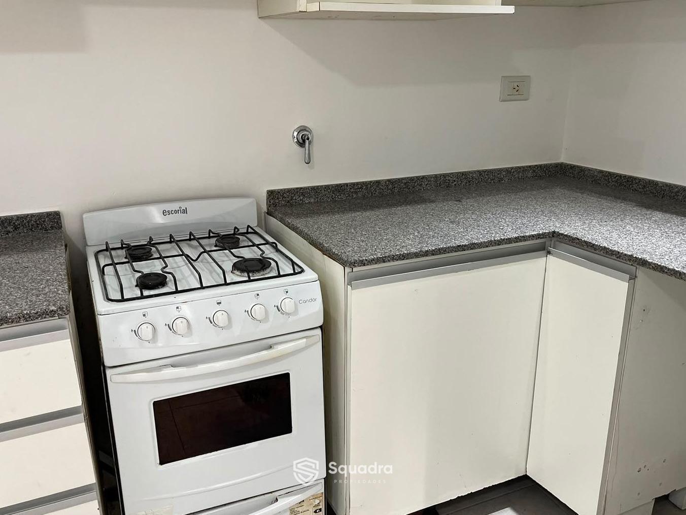 Foto de VENTA - PH de dos dormitorios con patio - Barrio Luis Agote, Rosario., imagen 3