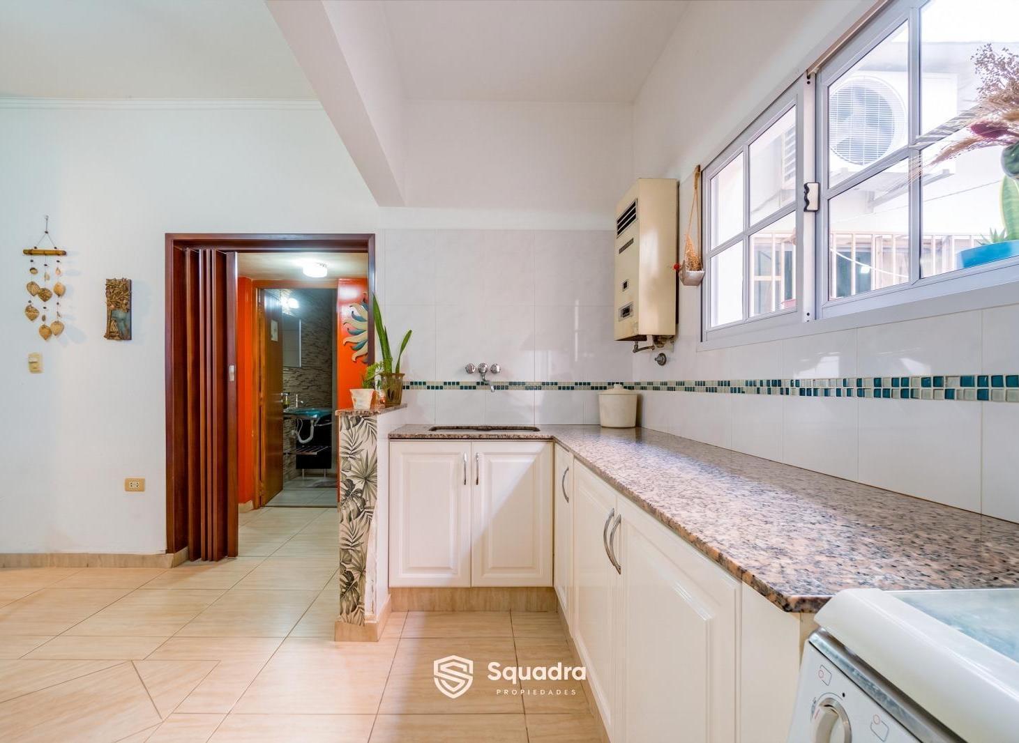 Foto de VENTA | PERMUTA - Casa 3 dormitorios comodín/estudio - Barrio Alberdi, imagen 1