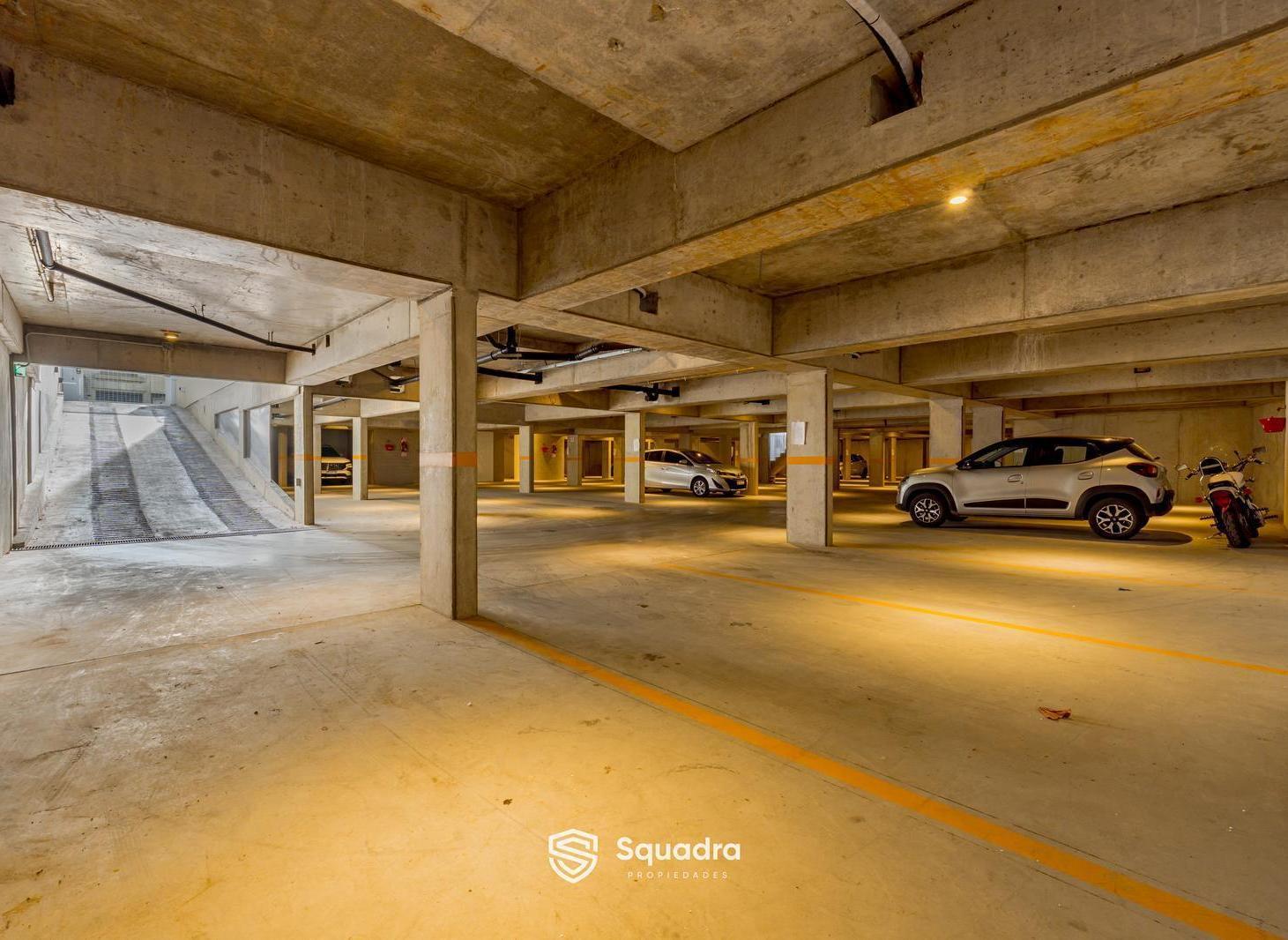 Foto de VENTA - Cochera cubierta de 12 m2 - Barrio Republica de la Sexta, imagen 2