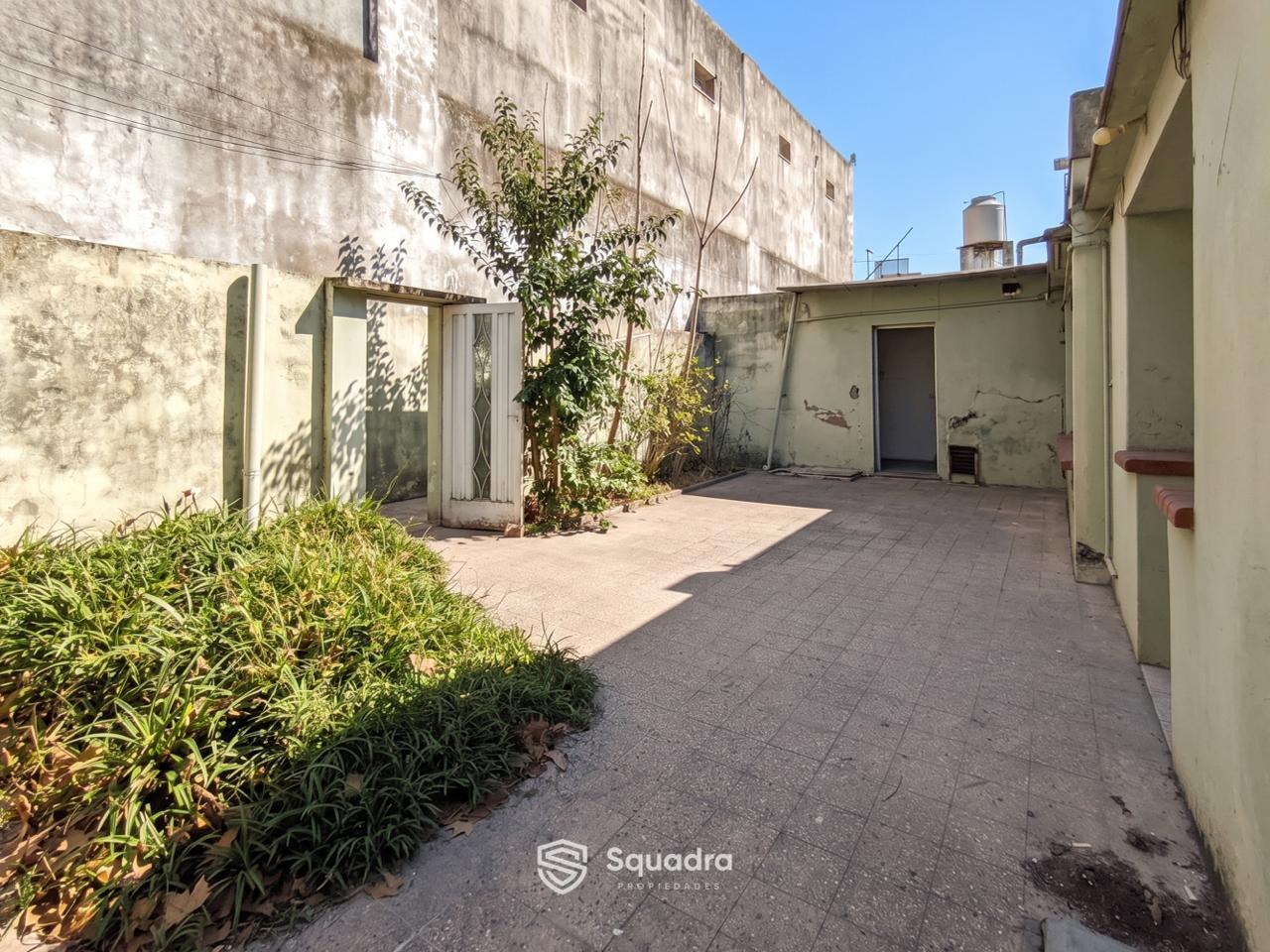 Foto de VENTA - Casa de pasillo única de 3 dormitorios con patio y terraza, imagen 3
