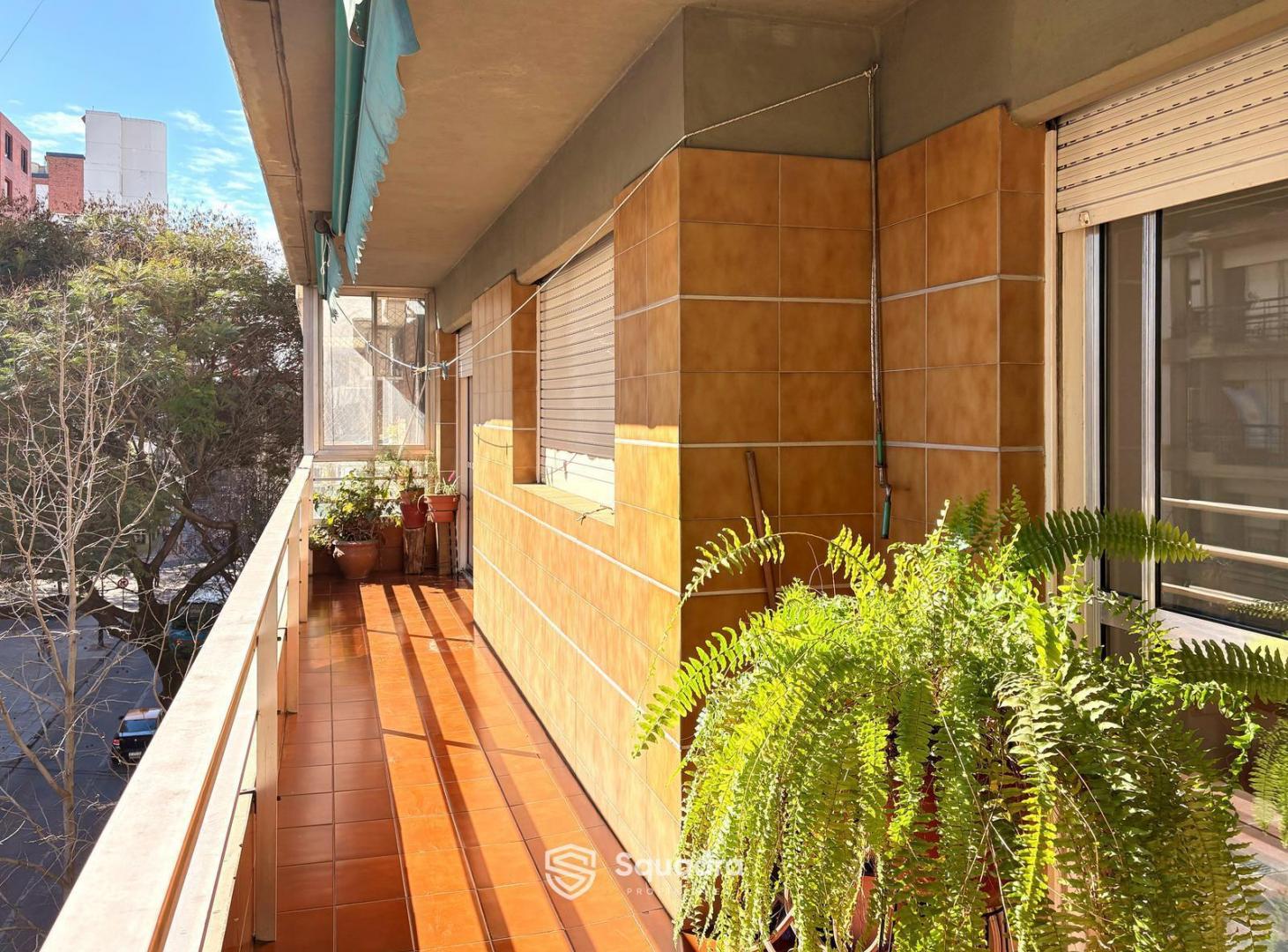 Foto de VENTA | PERMUTA - Departamento piso exclusivo 3 dormitorios dependencia, imagen 2