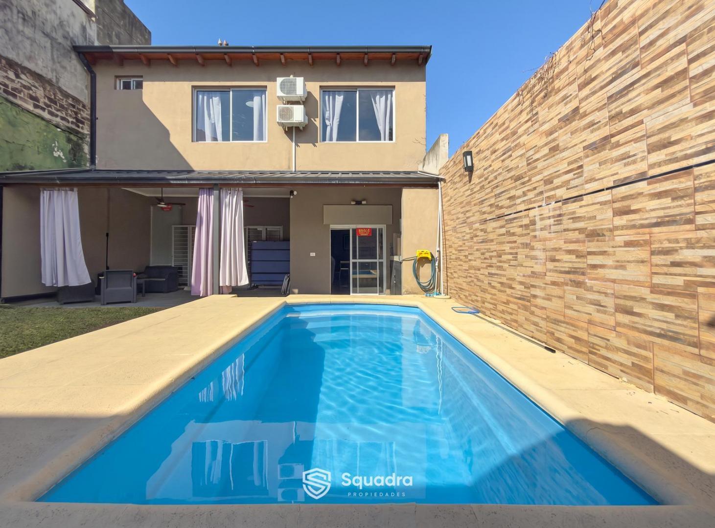 Foto de VENTA - PH de 3 dormitorios con jardín, pileta y terraza - Abasto, imagen 2