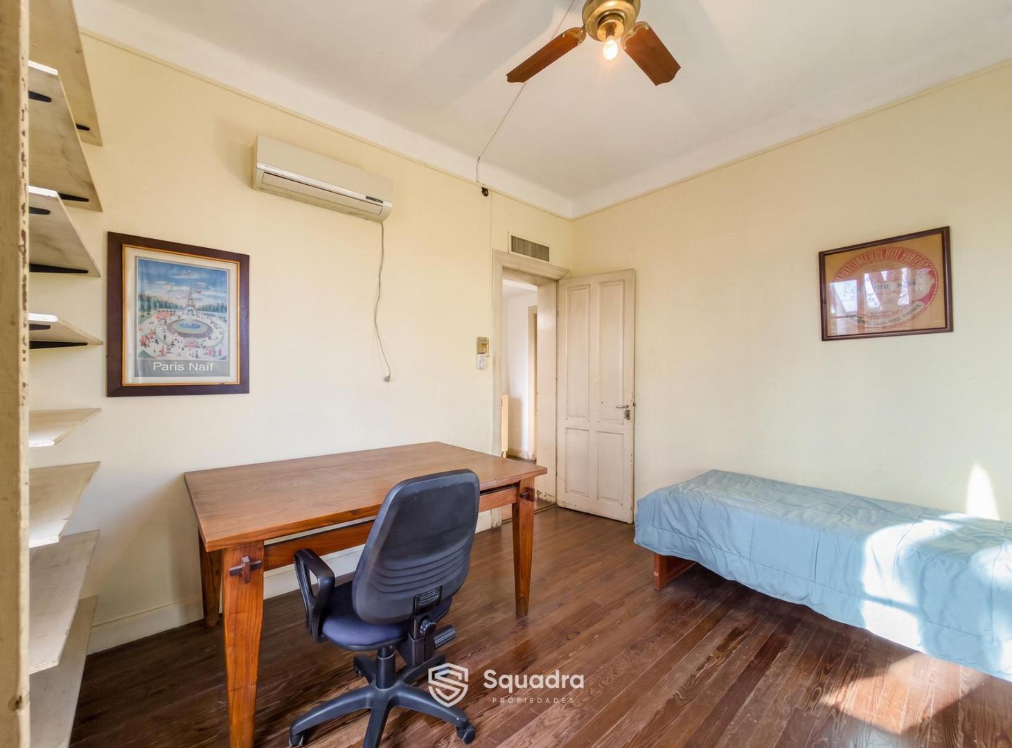 Foto de VENTA | PERMUTA - Casa 4 dormitorios cochera, patio y balcón, imagen 4