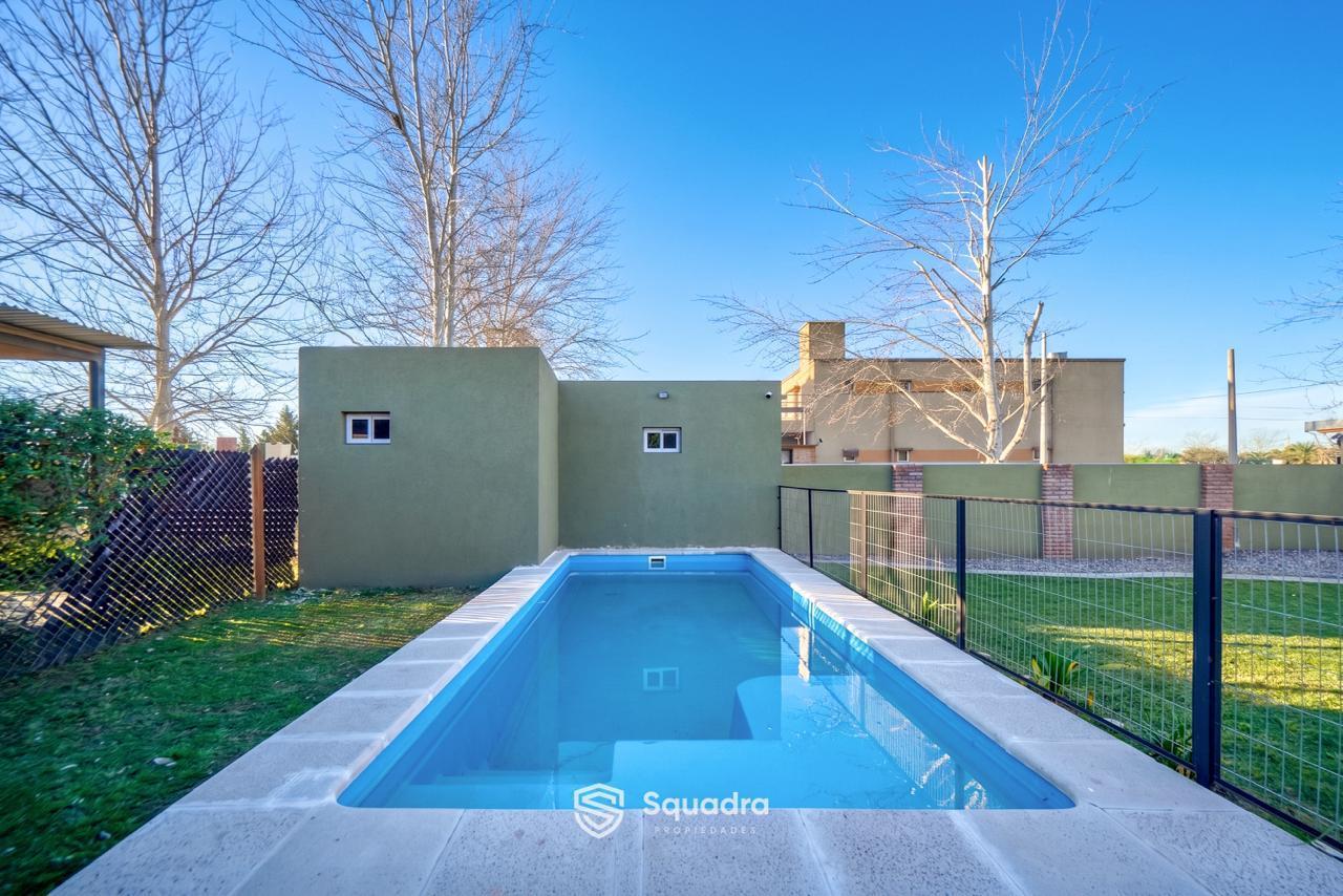 Foto de VENTA | PERMUTA - Casa de dos dormitorios, galería, jardín y piscina, imagen 1