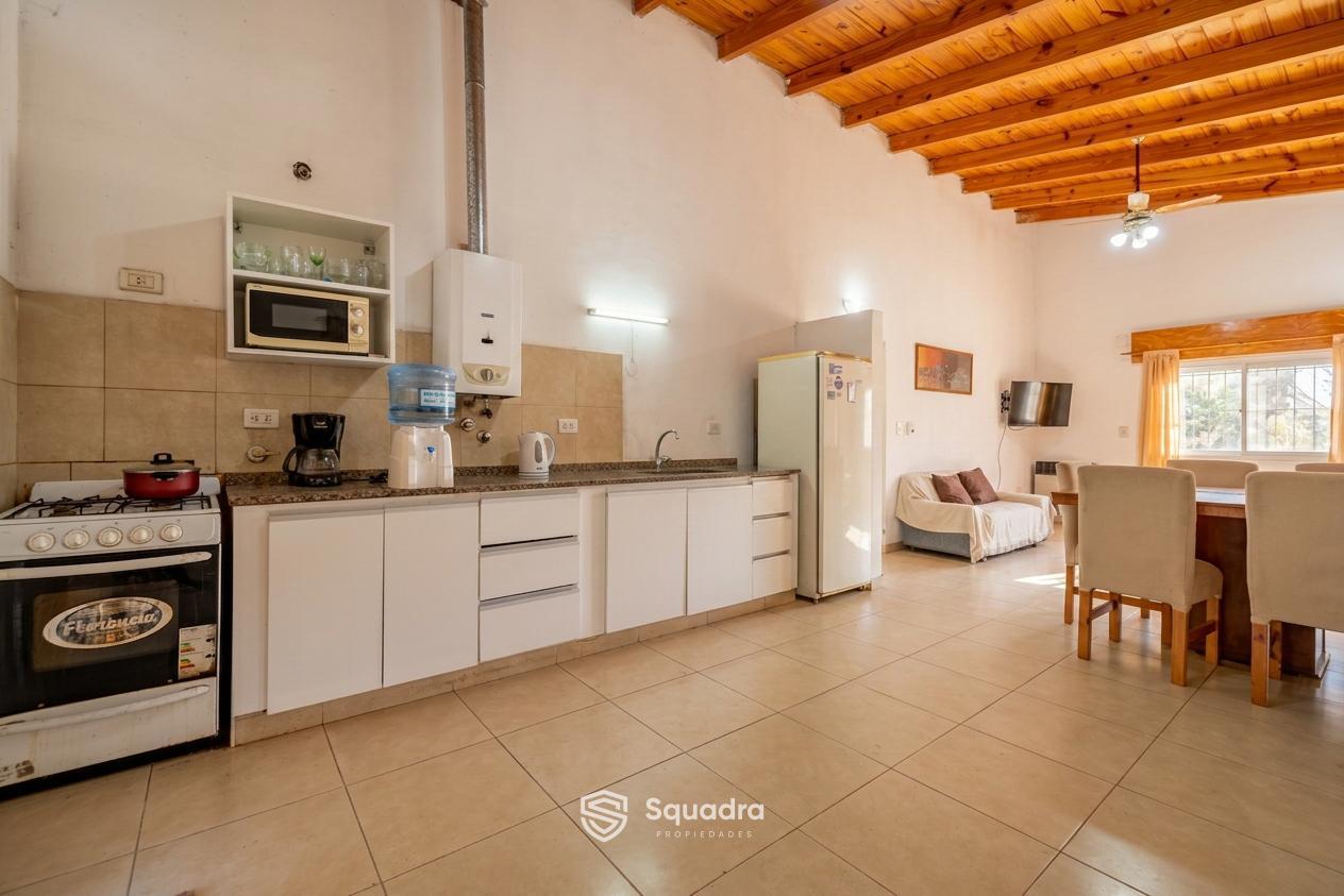 Foto de VENTA | PERMUTA - Casa de 2 dormitorios comodín, piscina, cochera y, imagen 3