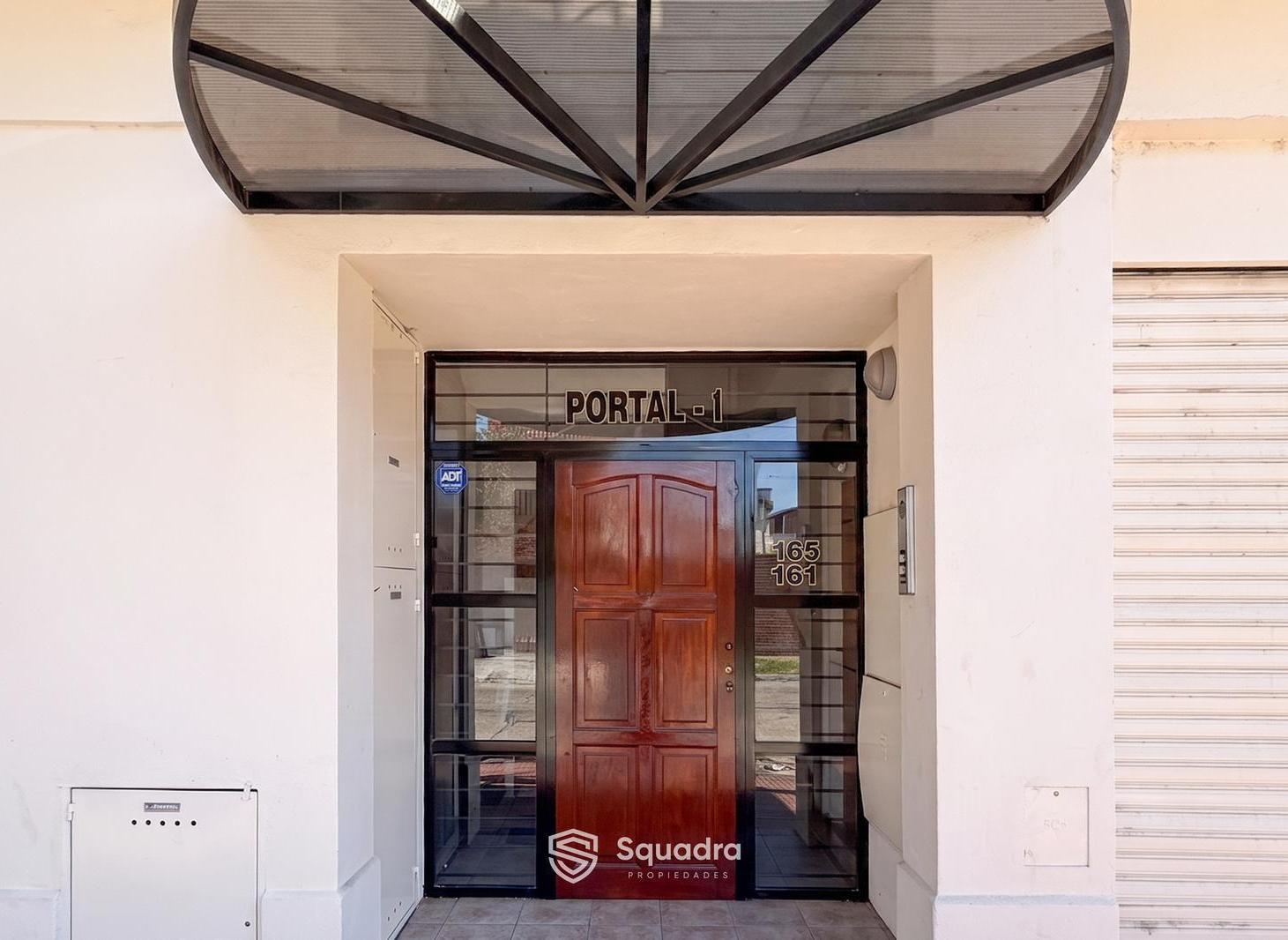 Foto de VENTA - Departamento 1 dormitorio con patio y parrillero - Sarmiento, imagen 2