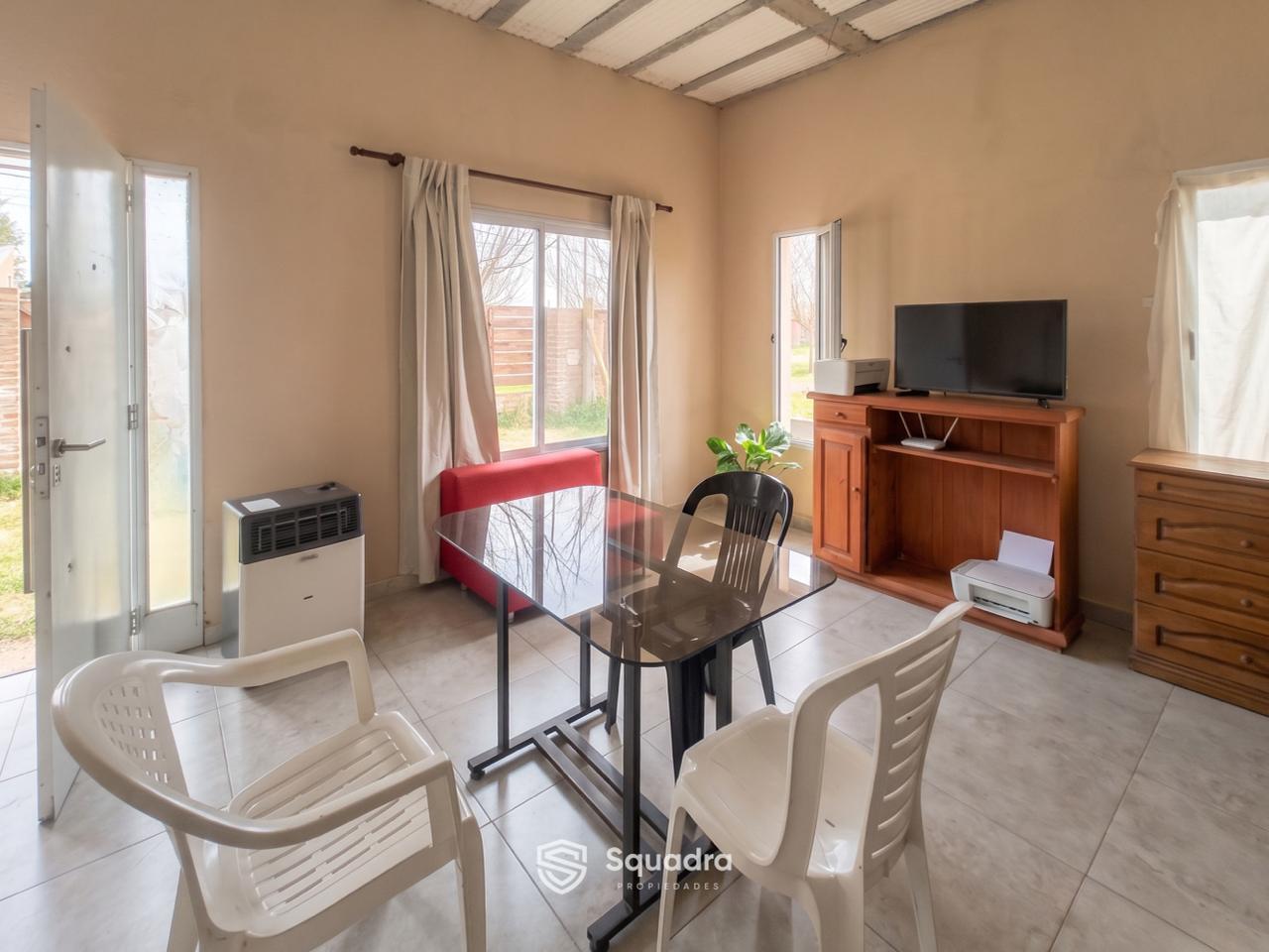 Foto de VENTA | PERMUTA - Casa 4 dormitorios con jardín y piscina - Coronel, imagen 1