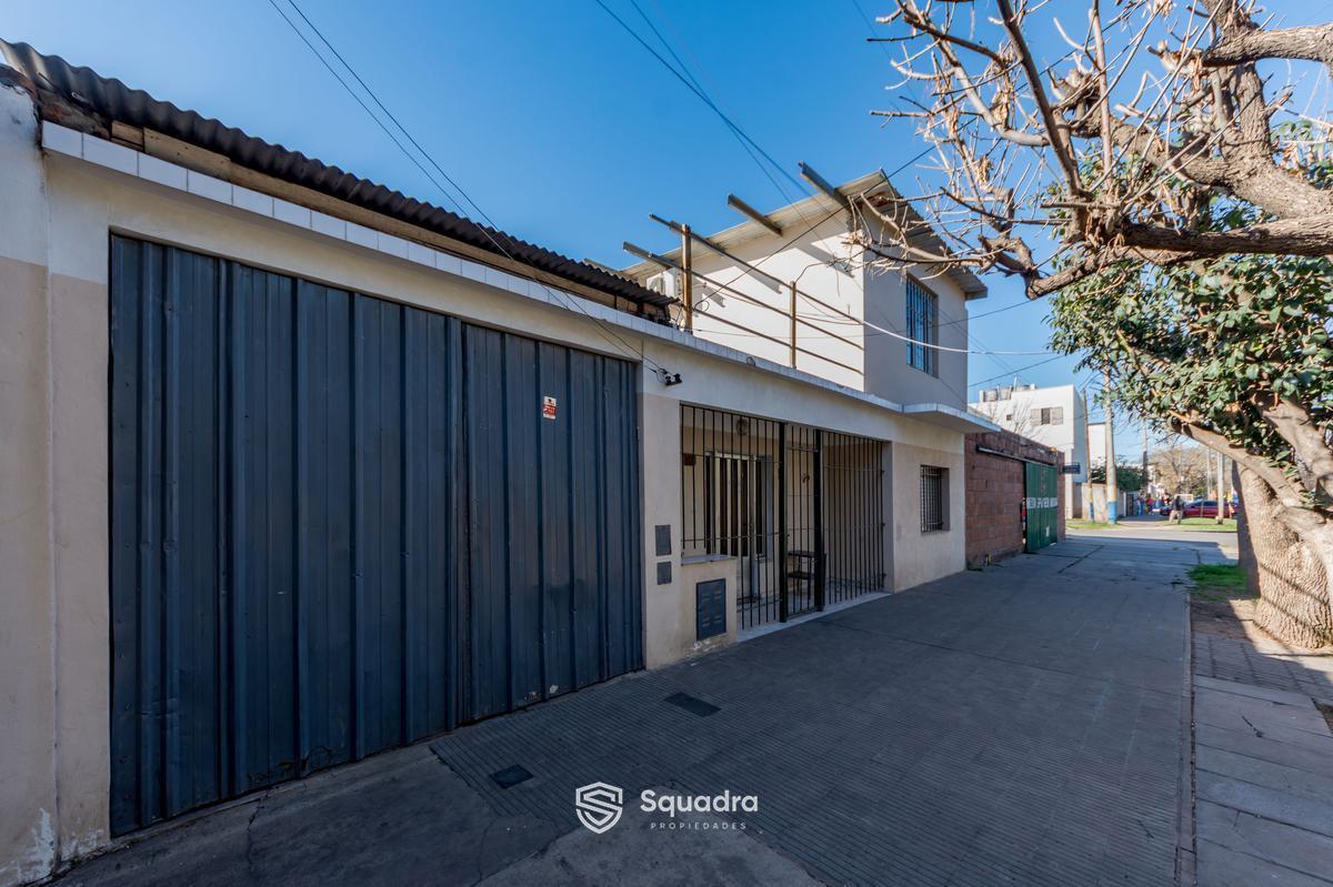Foto de VENTA | PERMUTA - Casa 3 Dormitorios con patio, terraza y cochera, imagen 3