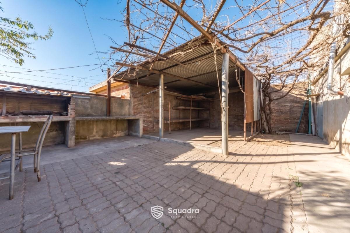 Foto de VENTA | PERMUTA - Casa 3 Dormitorios con patio, terraza y cochera, imagen 5