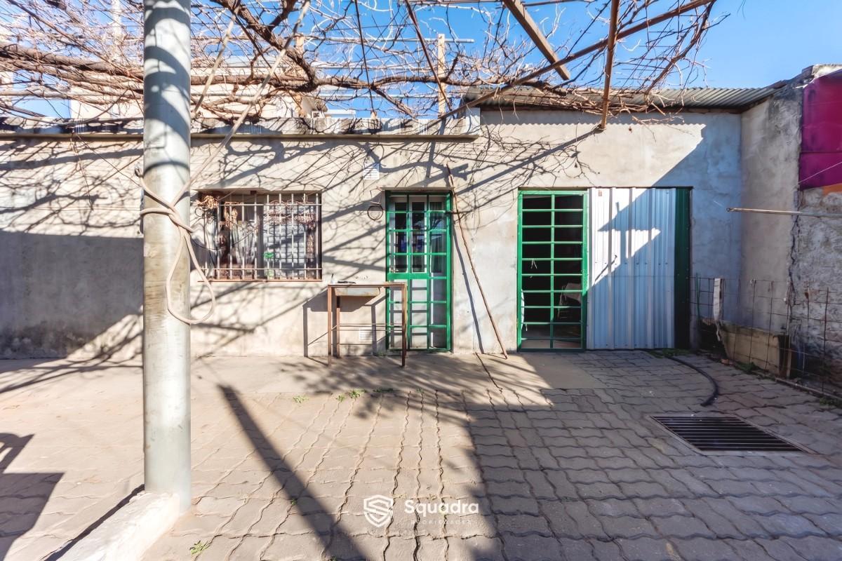 Foto de VENTA | PERMUTA - Casa 3 Dormitorios con patio, terraza y cochera, imagen 2