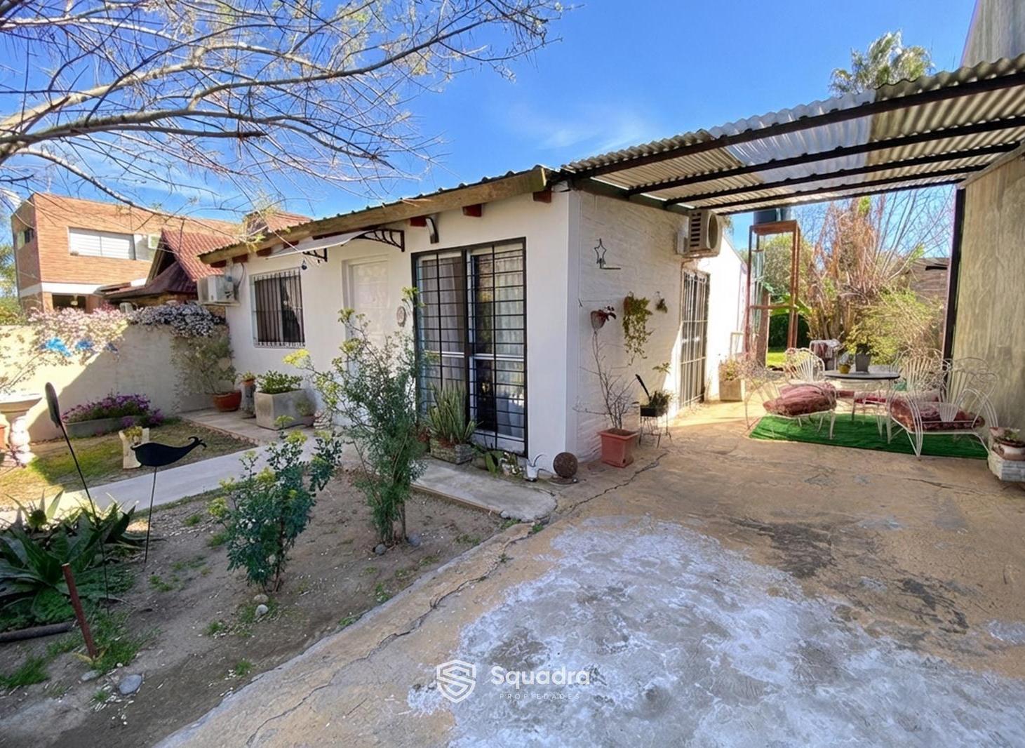 Foto de VENTA - Casa de 2 dormitorios, jardín patio y piscina - Barrio Los, imagen 2