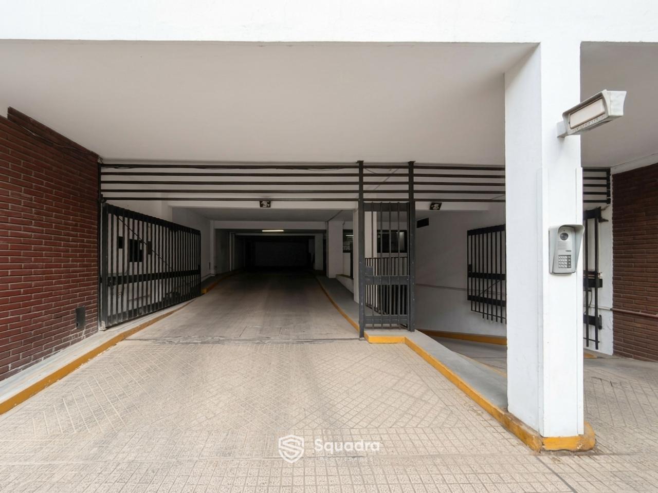 Foto de VENTA - Cochera en 1° piso con rampa de hormigón - Zona Centro, Rosario., imagen 2