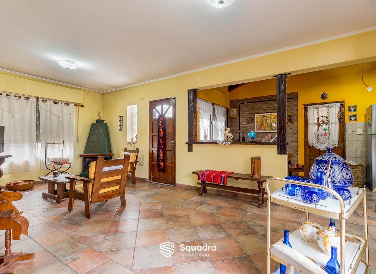 Foto de VENTA | PERMUTA - Casa de 3 dormitorios, estudio, jardín, piscina y, imagen 5