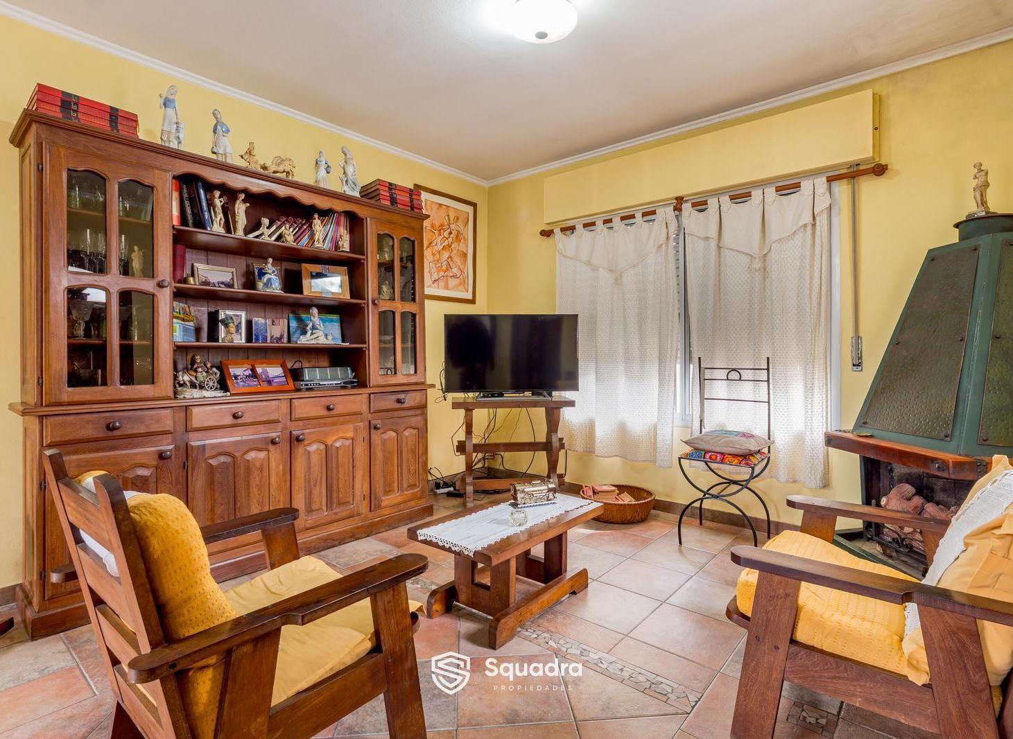 Foto de VENTA | PERMUTA - Casa de 3 dormitorios, estudio, jardín, piscina y, imagen 2