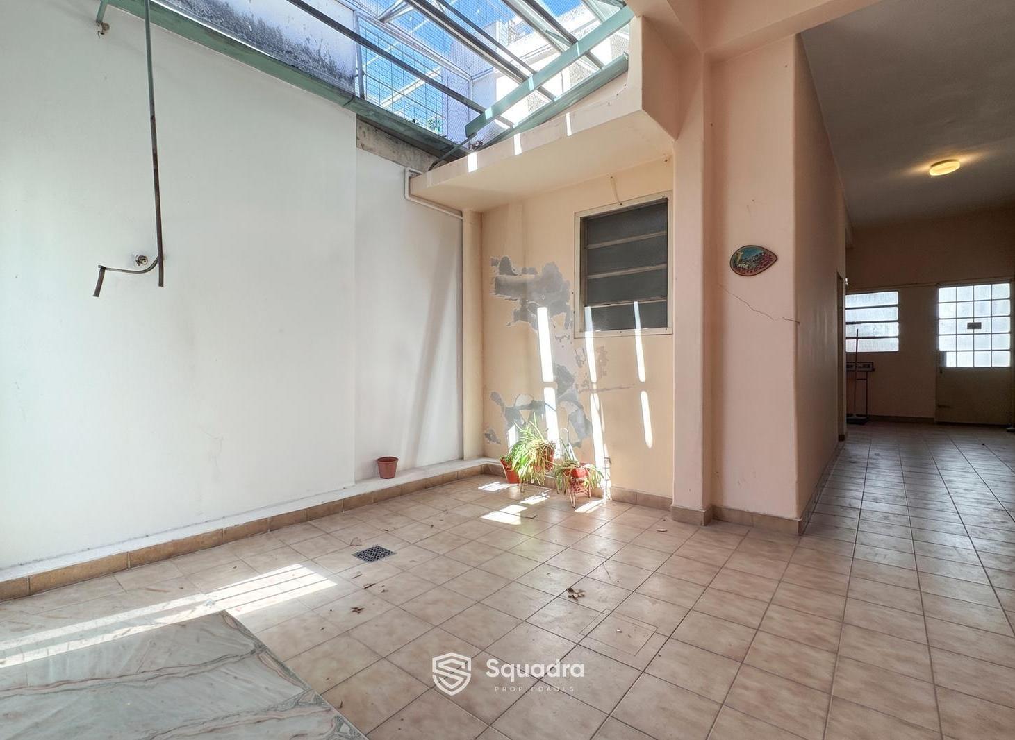 Foto de VENTA - Casa al frente de 3 dormitorios con cochera y patio seco, imagen 3