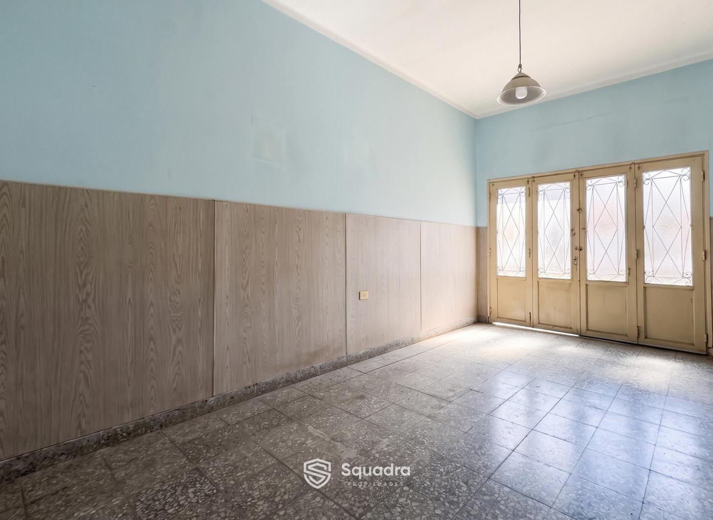 Foto de VENTA - Casa al frente de 3 dormitorios con cochera y patio seco, imagen 1
