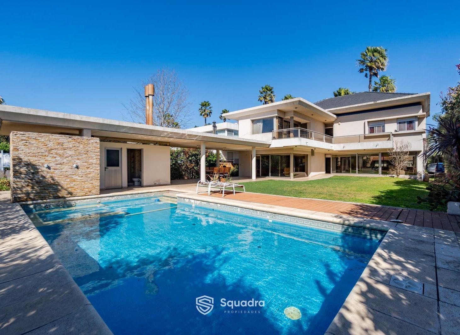 Foto de VENTA | PERMUTA - Casa 4 dormitorios, piscina, parrillero y cochera, imagen 1