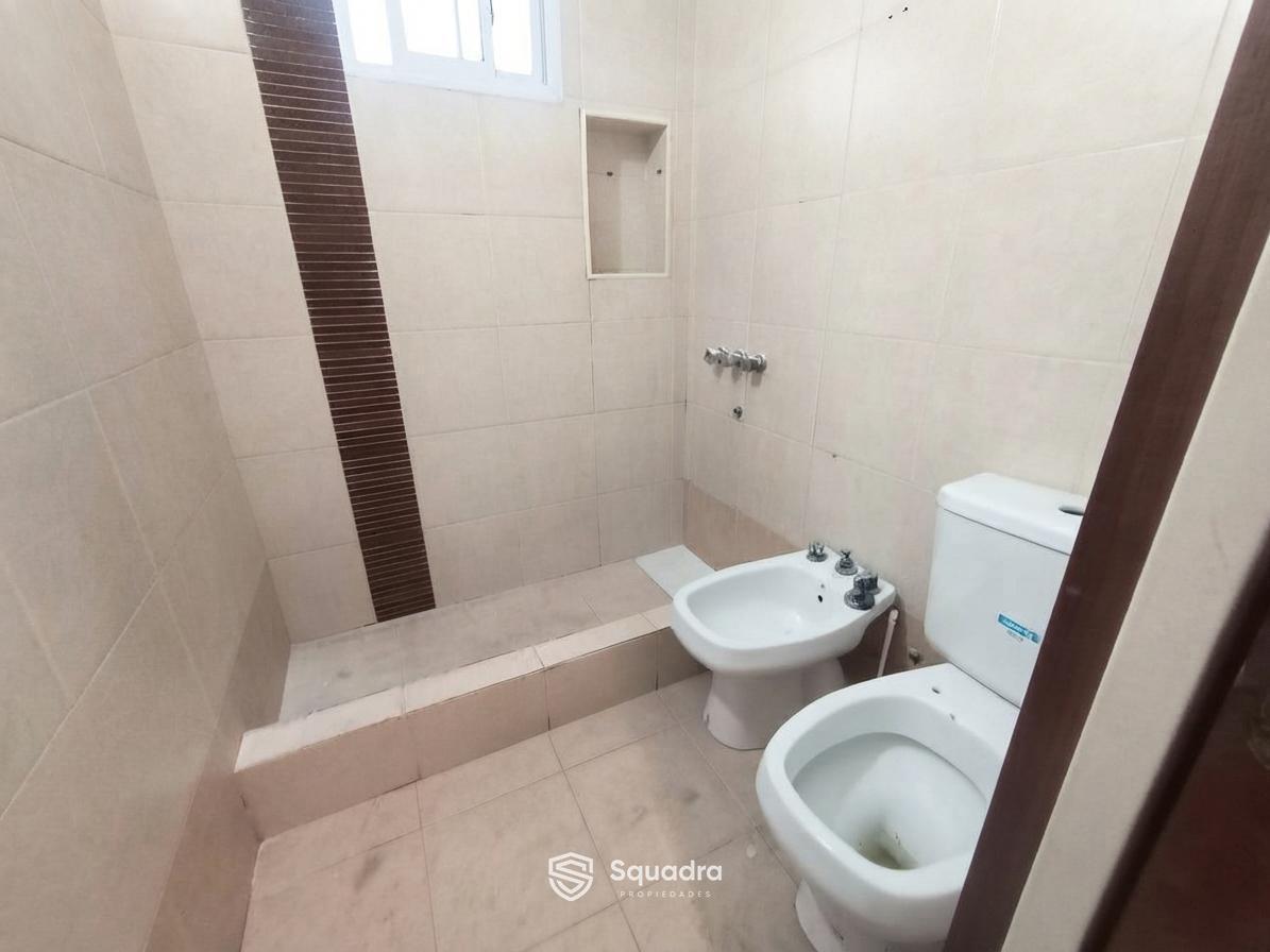 Foto de VENTA | PERMUTA - Casa de 2 dormitorios con cochera y balcón - Barrio, imagen 3