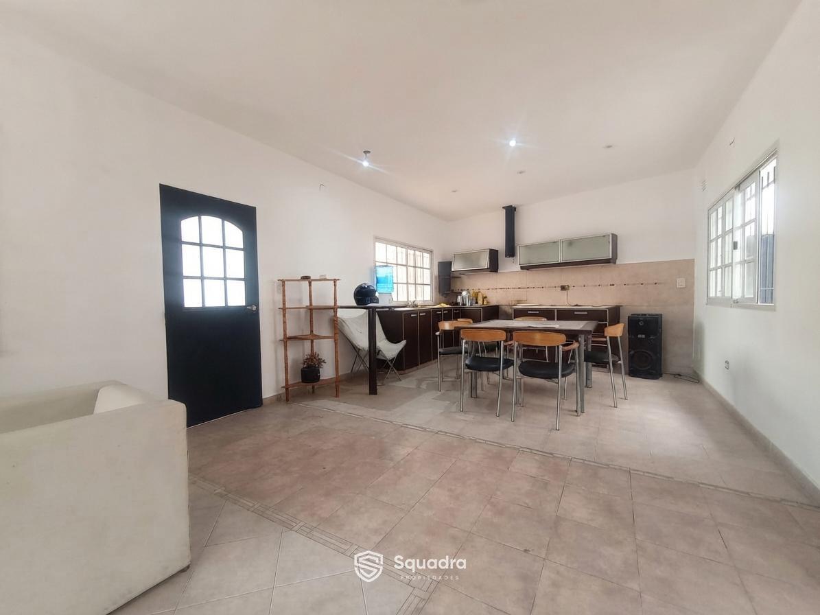 Foto de VENTA | PERMUTA - Casa de 2 dormitorios con cochera y balcón - Barrio, imagen 4