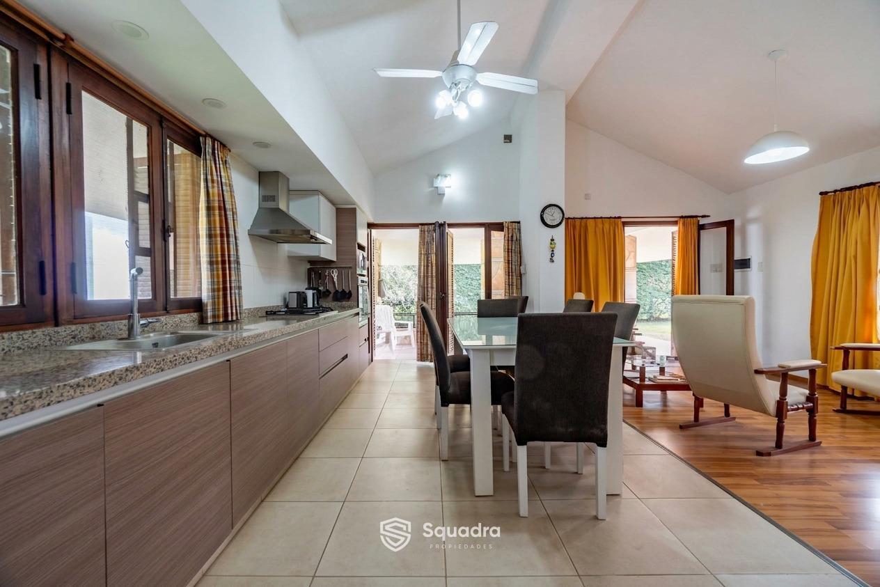 Foto de VENTA | PERMUTA - Casa de 2 dormitorios, jardín, piscina. Cotos de, imagen 3
